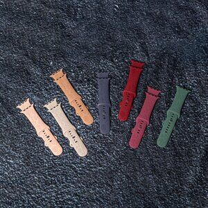 Apple Watch Bands – Floral Engraved Silicone – Set of 7 42mm/44mm/45mm/49mm